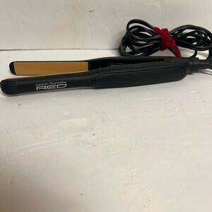 Red by KISS 1/2” Ceramic Tourmaline Straightener